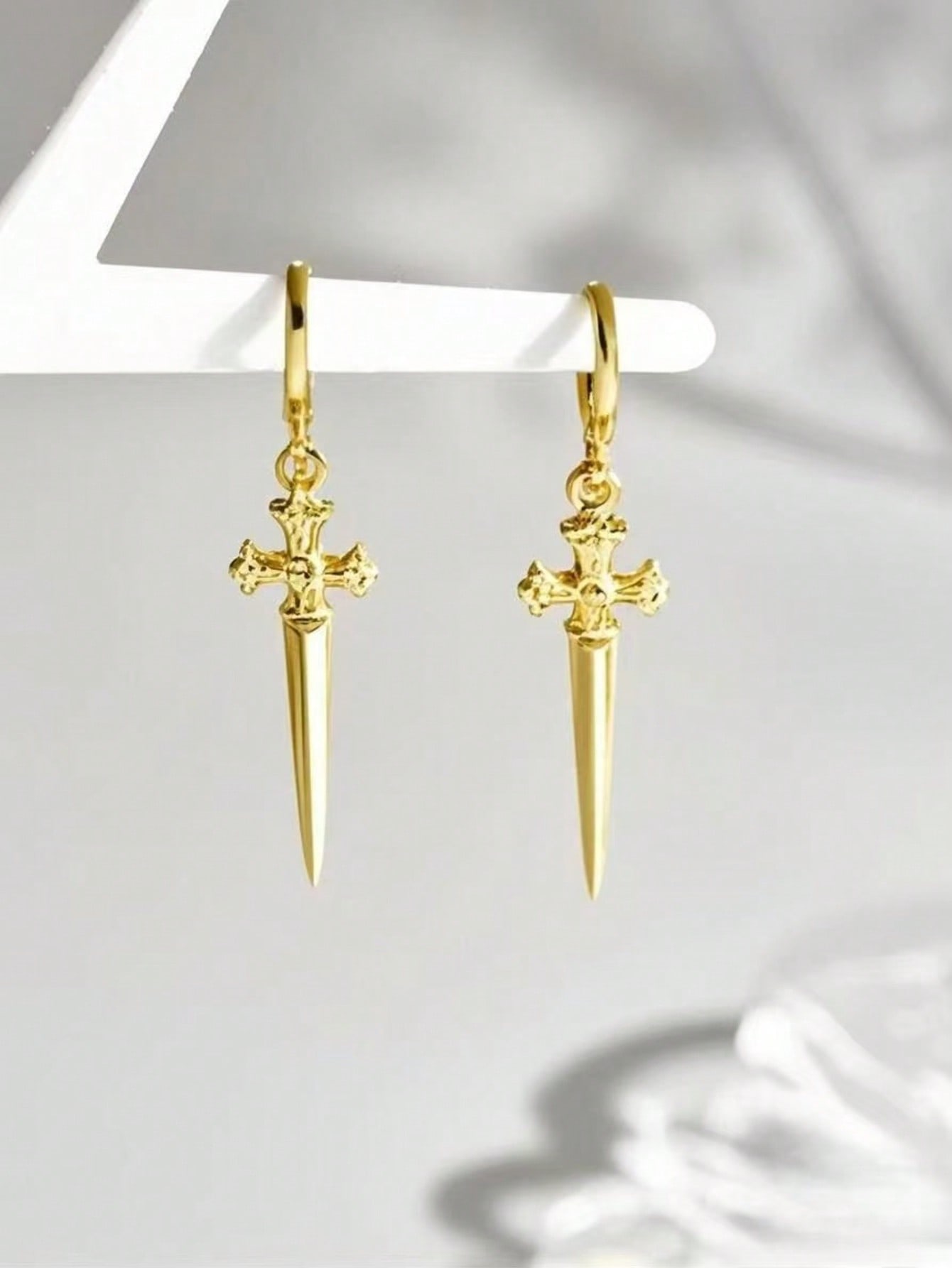 Gold Sword Cross Dangle Earrin - Women'S Gothic Formal Wear 评论和价格