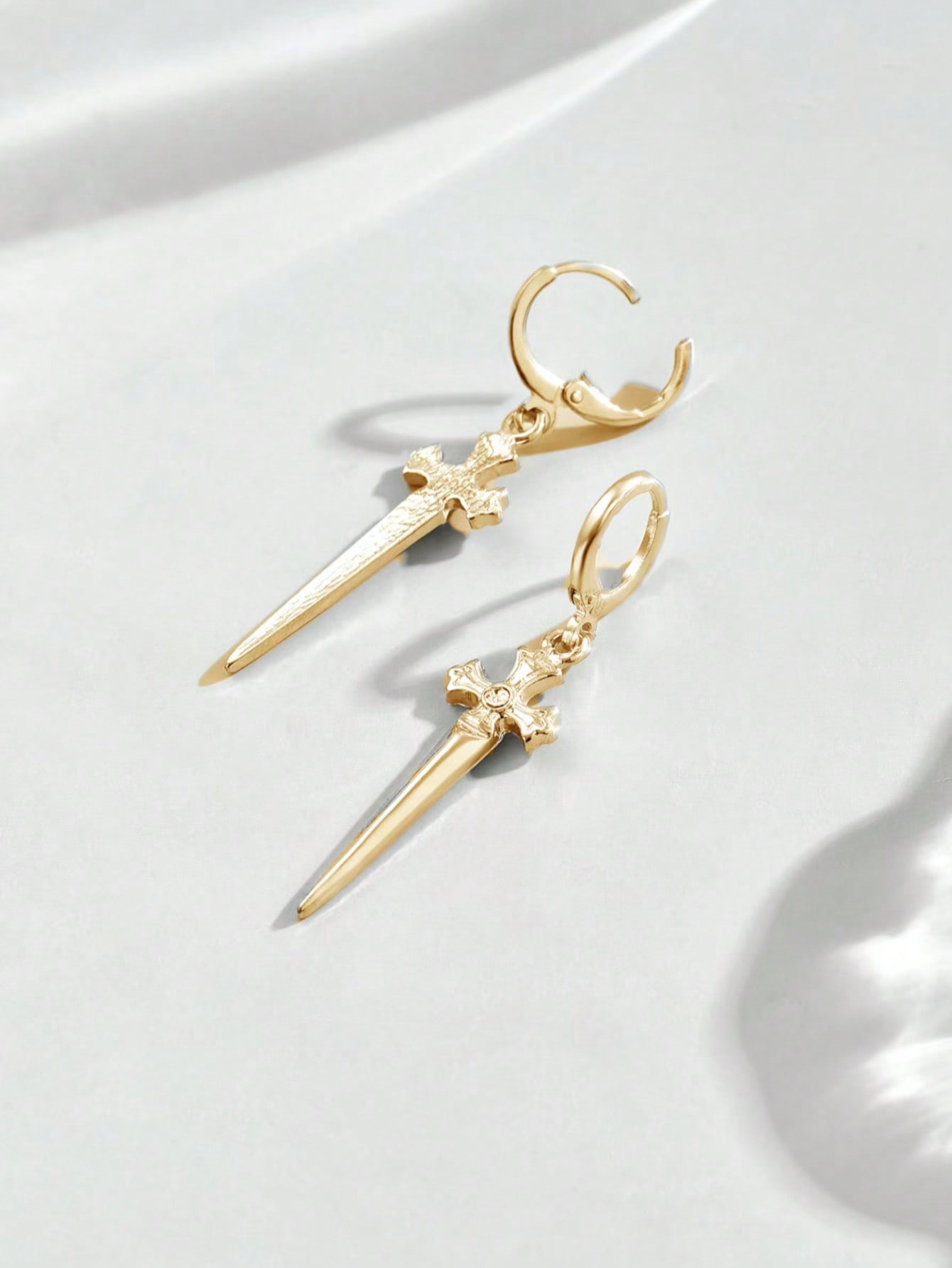Gold Sword Cross Dangle Earrin - Women'S Gothic Formal Wear 评论和价格