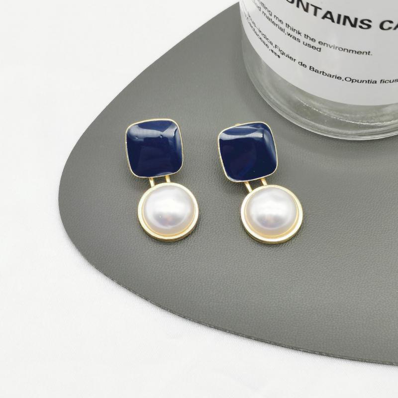 925 Silver Needle Vintage Red  - Pearl Earring Stud 评论和价格